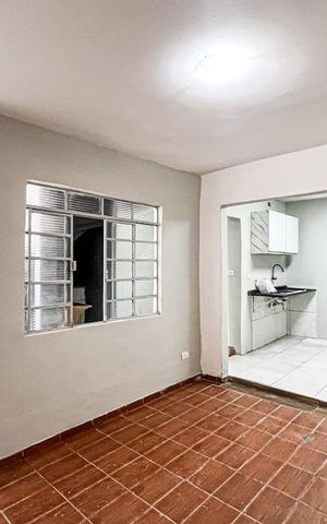 Casa para alugar com 50m², 2 quartos e sem vaga Casa para alugar com 50m², 2 quartos e sem vagaSala