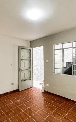 Casa para alugar com 50m², 2 quartos e sem vaga Casa para alugar com 50m², 2 quartos e sem vagaSala