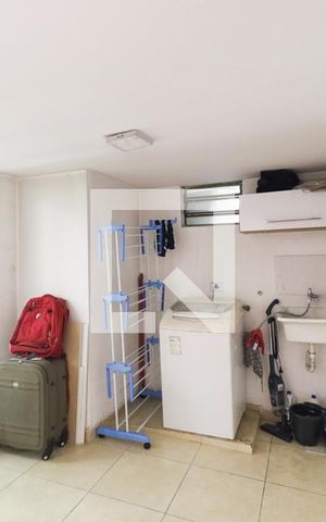 Casa de condomínio à venda com 200m², 5 quartos e 2 vagasCasa 2 - Área de serviço