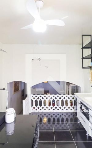 Casa de condomínio para alugar com 180m², 3 quartos e 2 vagas Casa de condomínio para alugar com 180m², 3 quartos e 2 vagasCozinha