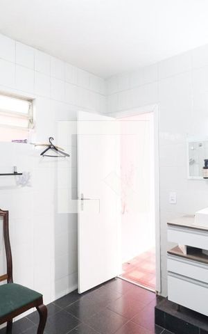 Casa de condomínio para alugar com 180m², 3 quartos e 2 vagas Casa de condomínio para alugar com 180m², 3 quartos e 2 vagasBanheiro social