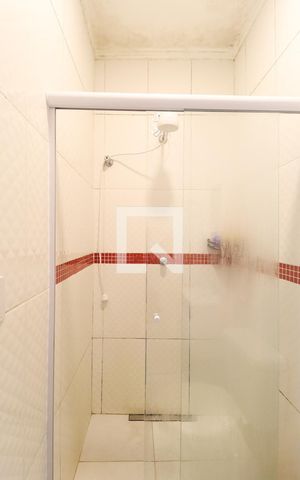 Casa de condomínio para alugar com 180m², 3 quartos e 2 vagas Casa de condomínio para alugar com 180m², 3 quartos e 2 vagasBanheiro suíte 2