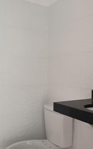 Casa à venda com 100m², 3 quartos e 2 vagas Casa à venda com 100m², 3 quartos e 2 vagasLavabo
