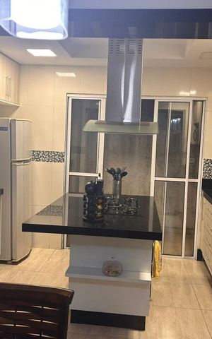 Casa à venda com 180m², 3 quartos e 2 vagas Casa à venda com 180m², 3 quartos e 2 vagasCozinha