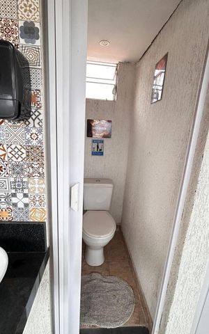 Casa à venda com 180m², 3 quartos e 2 vagas Casa à venda com 180m², 3 quartos e 2 vagasBanheiro