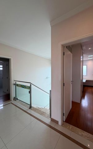 Casa de condomínio à venda com 424m², 4 quartos e 3 vagas