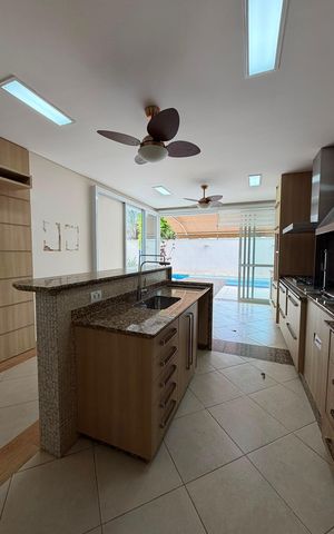 Casa de condomínio à venda com 424m², 4 quartos e 3 vagas