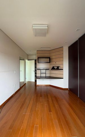 Casa de condomínio à venda com 424m², 4 quartos e 3 vagas