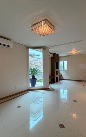 Casa de condomínio à venda com 424m², 4 quartos e 3 vagas