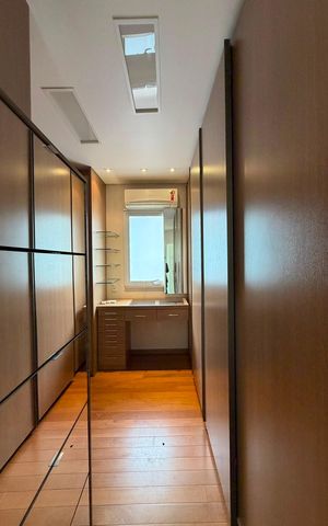 Casa de condomínio à venda com 424m², 4 quartos e 3 vagas