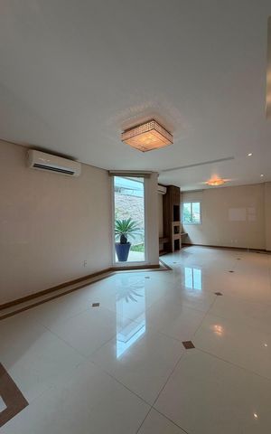 Casa de condomínio à venda com 424m², 4 quartos e 3 vagas