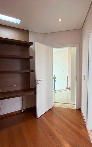Casa de condomínio à venda com 424m², 4 quartos e 3 vagas