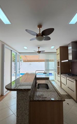 Casa de condomínio à venda com 424m², 4 quartos e 3 vagas