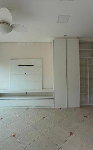 Casa de condomínio à venda com 424m², 4 quartos e 3 vagas