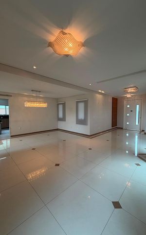 Casa de condomínio à venda com 424m², 4 quartos e 3 vagas