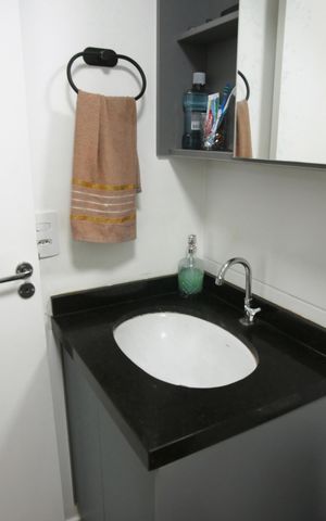 Apartamento à venda com 44m², 2 quartos e 1 vaga Apartamento à venda com 44m², 2 quartos e 1 vagaBanheiro