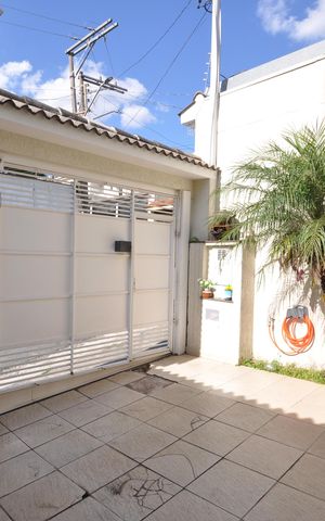 Casa à venda com 94m², 3 quartos e 2 vagasGaragem