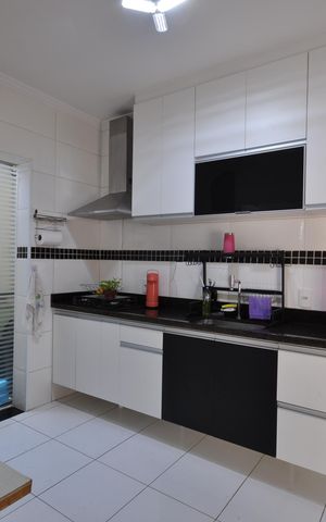 Casa à venda com 94m², 3 quartos e 2 vagasCozinha
