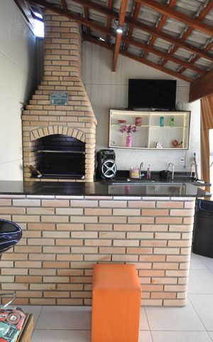 Casa à venda com 94m², 3 quartos e 2 vagasChurrasqueira