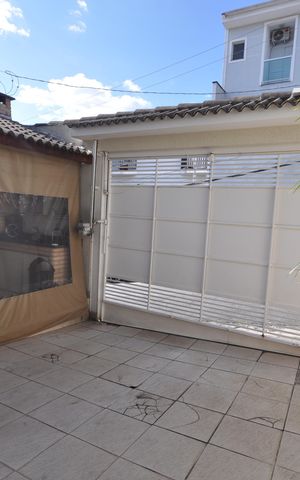 Casa à venda com 94m², 3 quartos e 2 vagasGaragem