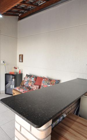 Casa à venda com 94m², 3 quartos e 2 vagasChurrasqueira