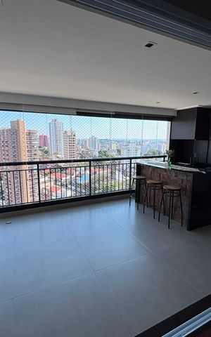 Apartamento à venda com 162m², 3 quartos e 3 vagas Apartamento à venda com 162m², 3 quartos e 3 vagasVaranda