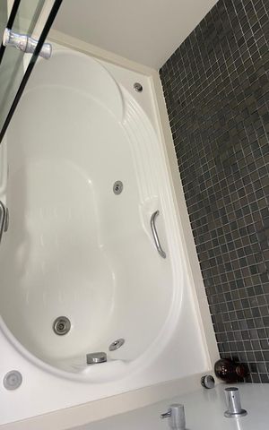 Apartamento à venda com 162m², 3 quartos e 3 vagas Apartamento à venda com 162m², 3 quartos e 3 vagasBanheiro 1