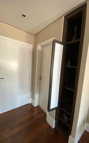 Apartamento à venda com 162m², 3 quartos e 3 vagas Apartamento à venda com 162m², 3 quartos e 3 vagasCorredor