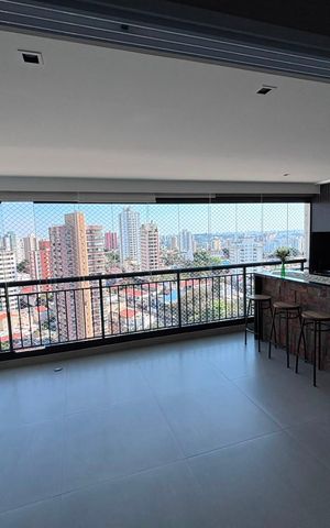Apartamento à venda com 162m², 3 quartos e 3 vagas Apartamento à venda com 162m², 3 quartos e 3 vagasVaranda