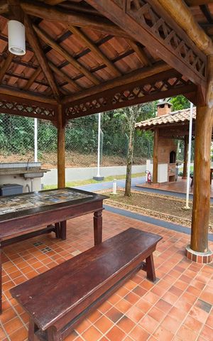 Casa de condomínio para alugar com 312m², 3 quartos e 4 vagas Casa de condomínio para alugar com 312m², 3 quartos e 4 vagasÁrea externa