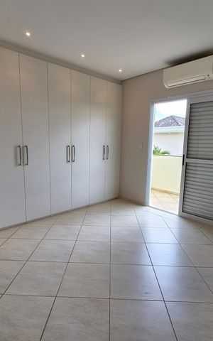 Casa de condomínio para alugar com 312m², 3 quartos e 4 vagas Casa de condomínio para alugar com 312m², 3 quartos e 4 vagasQuarto