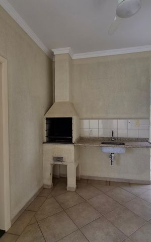 Casa de condomínio para alugar com 312m², 3 quartos e 4 vagas Casa de condomínio para alugar com 312m², 3 quartos e 4 vagasÁrea externa