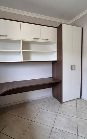 Casa de condomínio para alugar com 312m², 3 quartos e 4 vagas Casa de condomínio para alugar com 312m², 3 quartos e 4 vagasQuarto