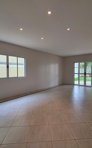 Casa de condomínio para alugar com 312m², 3 quartos e 4 vagas Casa de condomínio para alugar com 312m², 3 quartos e 4 vagasSala