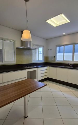 Casa de condomínio para alugar com 312m², 3 quartos e 4 vagas Casa de condomínio para alugar com 312m², 3 quartos e 4 vagasCozinha