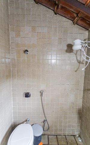 Casa à venda com 697m², 8 quartos e 5 vagas Casa à venda com 697m², 8 quartos e 5 vagasBanheiro Social 2 da Casa 1 no 2° Andar