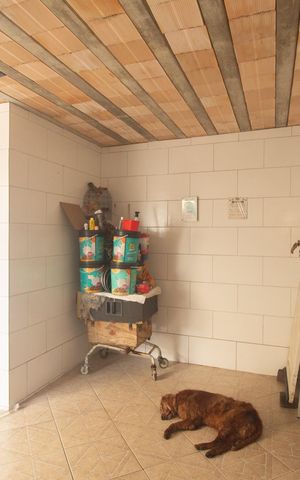 Casa à venda com 98m², 2 quartos e 2 vagas Casa à venda com 98m², 2 quartos e 2 vagasCozinha e Área de Serviço