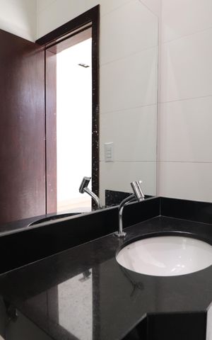 Casa para alugar com 360m², 3 quartos e 4 vagasBanheiro da Varanda