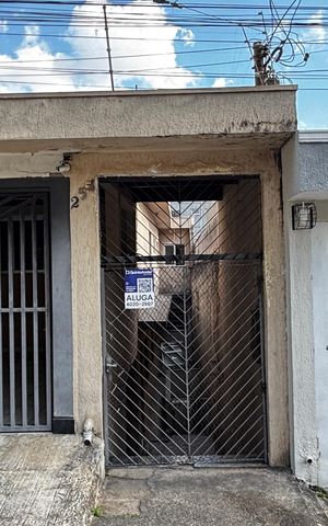 Casa para alugar com 80m², 2 quartos e 1 vaga Casa para alugar com 80m², 2 quartos e 1 vagaFachada