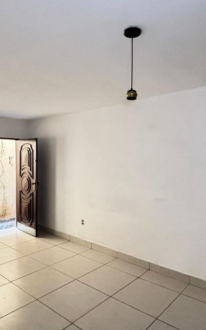 Casa para alugar com 80m², 2 quartos e 1 vaga Casa para alugar com 80m², 2 quartos e 1 vagaSala