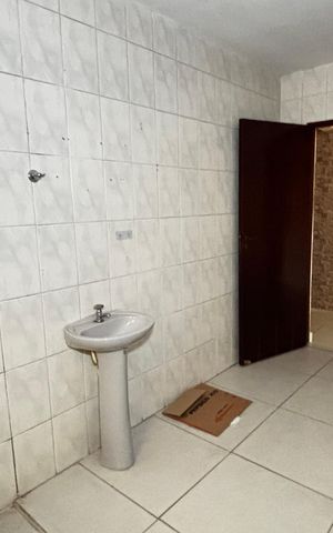 Casa para alugar com 80m², 2 quartos e 1 vaga Casa para alugar com 80m², 2 quartos e 1 vagaBanheiro