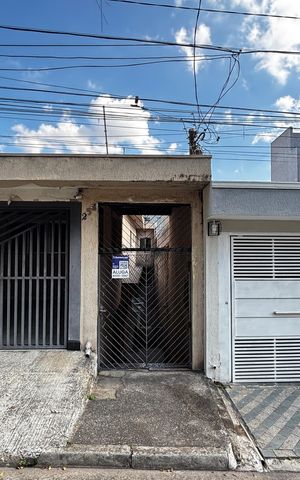 Casa para alugar com 80m², 2 quartos e 1 vaga Casa para alugar com 80m², 2 quartos e 1 vagaFachada