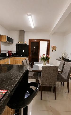 Casa para alugar com 242m², 4 quartos e 2 vagas Casa para alugar com 242m², 4 quartos e 2 vagasCozinha
