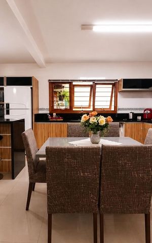 Casa para alugar com 242m², 4 quartos e 2 vagas Casa para alugar com 242m², 4 quartos e 2 vagasCozinha
