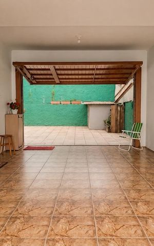 Casa para alugar com 242m², 4 quartos e 2 vagas Casa para alugar com 242m², 4 quartos e 2 vagasÁrea externa