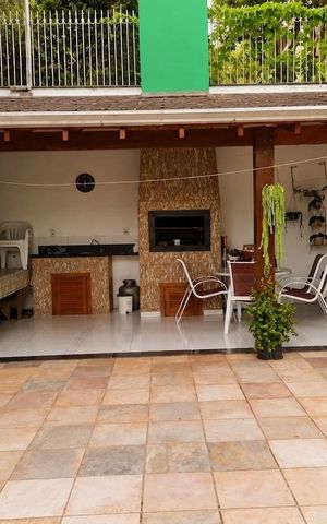 Casa para alugar com 242m², 4 quartos e 2 vagas Casa para alugar com 242m², 4 quartos e 2 vagasÁrea externa