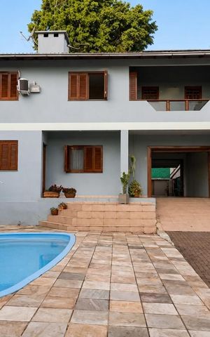 Casa para alugar com 242m², 4 quartos e 2 vagas Casa para alugar com 242m², 4 quartos e 2 vagasÁrea externa