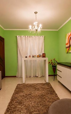 Casa para alugar com 242m², 4 quartos e 2 vagas Casa para alugar com 242m², 4 quartos e 2 vagasSala