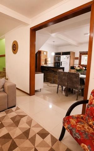 Casa para alugar com 242m², 4 quartos e 2 vagas Casa para alugar com 242m², 4 quartos e 2 vagasSala