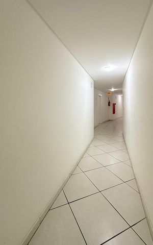 Apartamento para alugar com 66m², 2 quartos e 1 vagaHall social